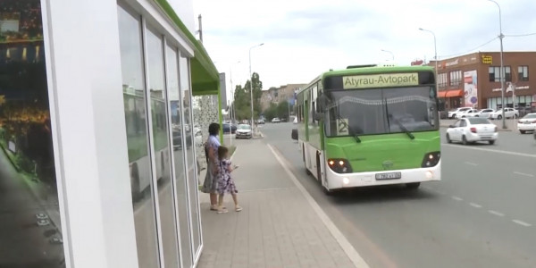 Атыраудағы қымбат аялдамалар тұрғындарға сая болмай тұр