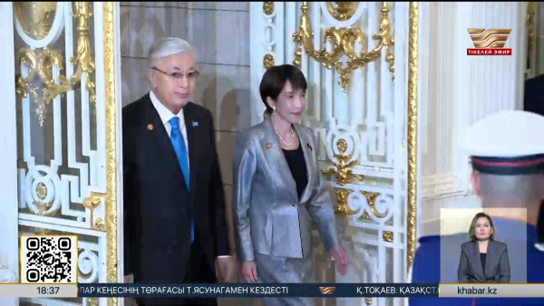 Президент Акасака мемлекеттік сарайына барды