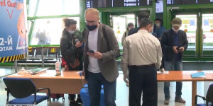 Более 50 человек с «красным» статусом выявили сотрудники аэропорта