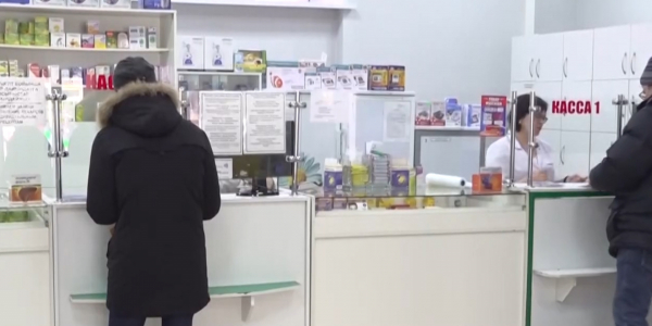 Казахстанцы жалуются на дефицит медицинских масок в аптеках