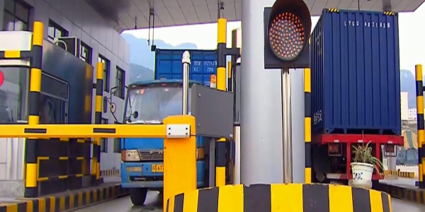 Сенат принял поправки в законодательство по вопросам транспорта