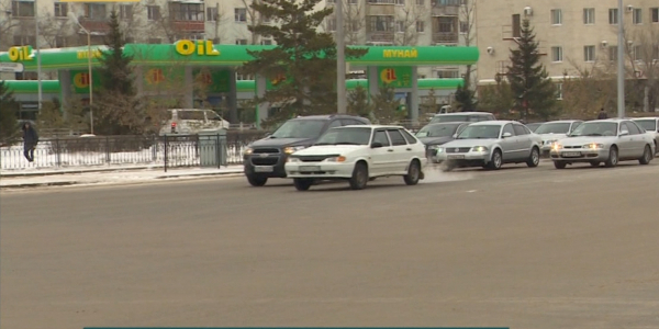 Әлеуметтік және экономикалық мәселелер Үкіметтің таратылуына әкелді