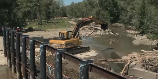 Из-за прорыва дамбы жители сел ВКО остались без поливной воды