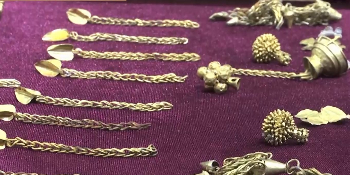 Есектегі кеуделі әйелдер Үлкен әтештер спермы