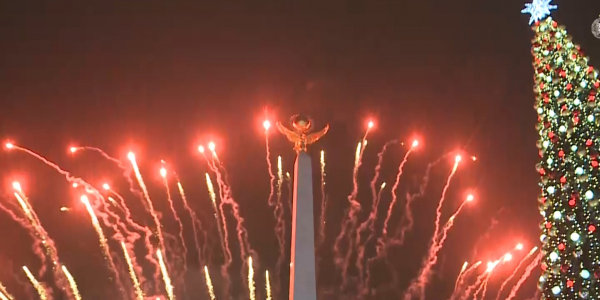 В Караганде зажгли главную елку региона