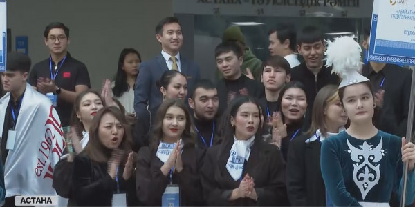 ЕҰУ-да &laquo;Үміт&raquo; театр фестивалі шымылдығын түрді