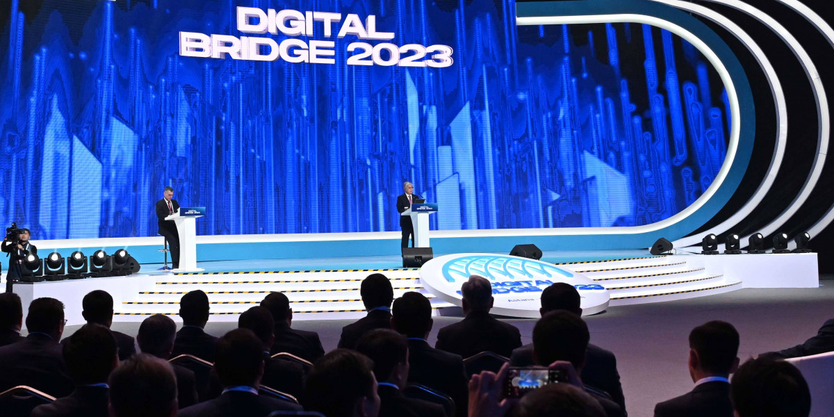 Глава государства принял участие в международном форуме Digital Bridge 2023