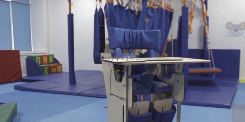 Коррекционное кресло для детей с нарушениями опорно-двигательного аппарата собрал ученый