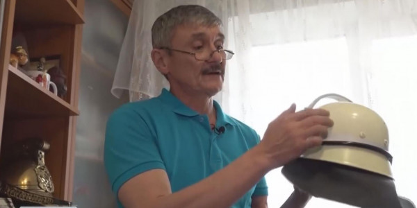 Петропавлда зейнетке шыққан құтқарушы өрт сөндіру дулығаларын жинаумен айналысады