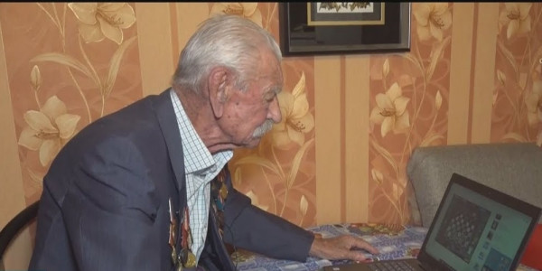 Ветеран ВОВ получил квартиру в Актау