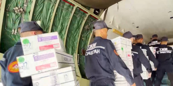 Казахстан направил гуманитарную помощь Афганистану