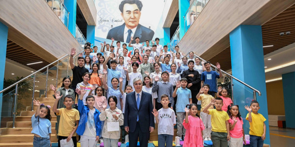 Президент Оқушылардың инновациялық шығармашылық орталығына барды