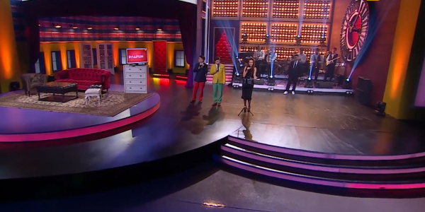 Гүлназ Жоланова өлеңді жылап оқыды