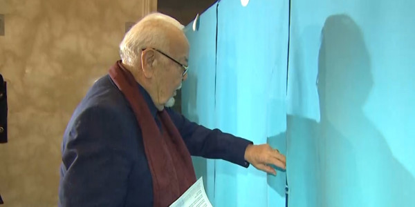 Асанәлі Әшімов дауыс берді