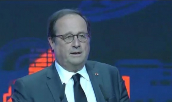 Францияның экс-президенті Франсуа Олланд АЭФ-ке келді