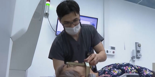 В честь Дня благодарности казахстанцы поздравляют медицинских работников