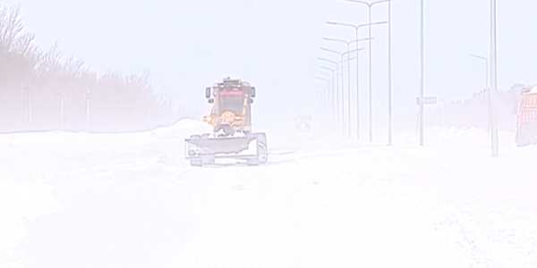 В &laquo;КазАвтоЖол&raquo; не хватает техники для расчистки трассы Нур-Султан-Темиртау