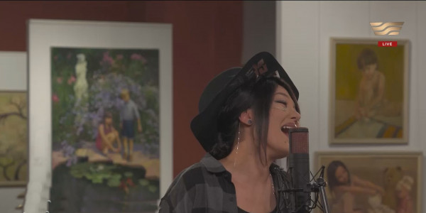 Мархаба Сәби &laquo;Хабар&raquo; арнасы эфирінде жаңа әнінің тұсауын кесті