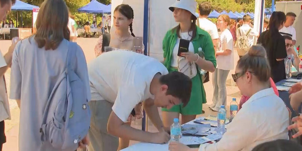 Биыл 10 мыңдай жас жұмысқа орналасады