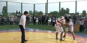 В Алматинской области меценат построил спортплощадку для сельских детей