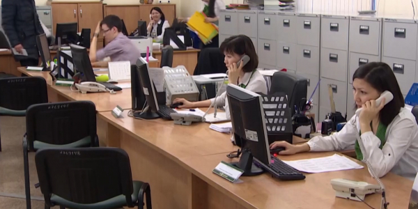 Казахстанцы требуют отсрочки платежей по кредитам