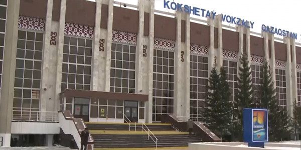 Көкшетауда әуе қатынасы тоқтап, жолаушылар пойызы күнара жүріп жатыр