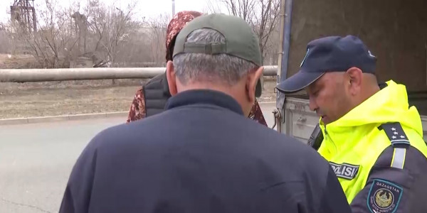 В Кокшетау запустили кареты скорой помощи по улицам города в сопровождении полицейских машин