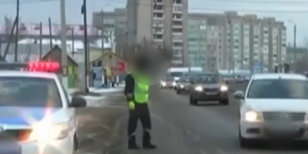 Полицейские ЗКО подозреваются в получении взяток