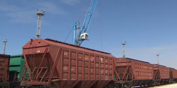 2 тысячи вагонов с грузом стоят на границе с Китаем