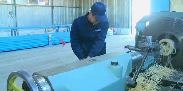 Үкімет өндірісте еңбек ететін адамдарды қорғауды басты назарға алды