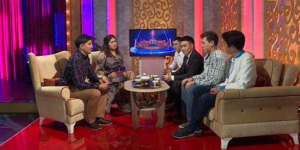 Әділхан Макин, Нұрсұлтан Жаңабаев, Жанқош Тұраров, Мәди Ахметов. &laquo;Tόrletińiz&raquo;