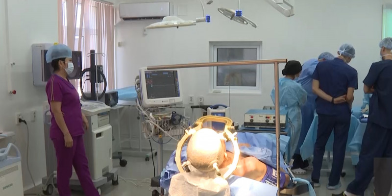 В Туркестанской области нейрохирурги освоили технологии операций на мозг