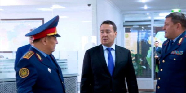 Премьер-министр мектептердегі қамтамасыз ету шараларымен танысты