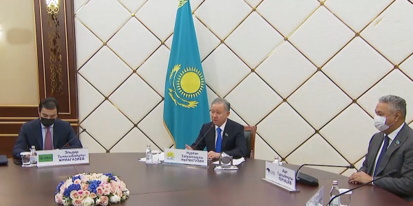 Парламентке енбеген партия өкілдерінің Мәжілістің заңнамалық жұмысына қатысу мүмкіндігі кеңейтілмек