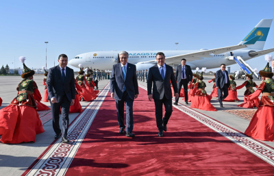 Президент Касым-Жомарт Токаев прибыл с официальным визитом в Кыргызскую Республику