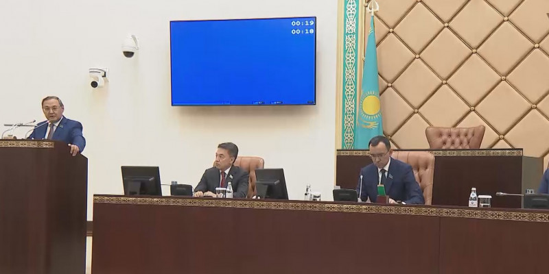Сенат: Ақылбек Күрішбаевтың өкілеттігі мерзімінен бұрын тоқтатылды
