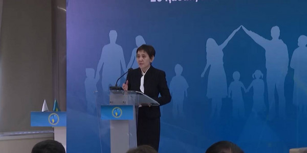 Средний возраст родивших впервые женщин вырос до 30 лет в Казахстане