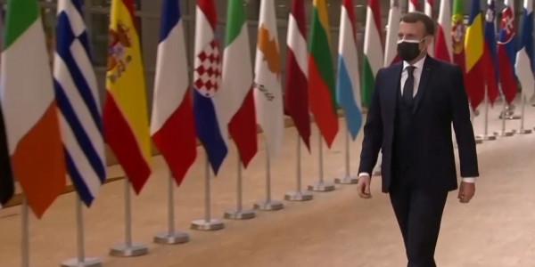 К. Токаев пожелал скорейшего выздоровления президенту Франции