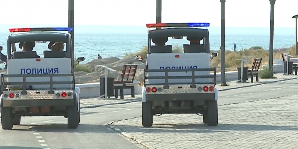 В Актау полицейский спас женщину из воды