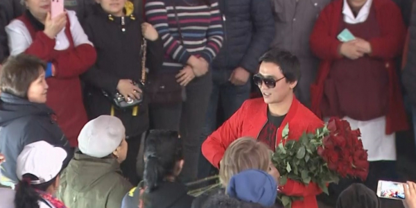 Звёзды телеканала &laquo;Хабар&raquo; и известные исполнители спели трогательную песню о матери