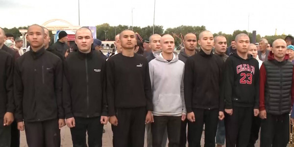 40 призывников из Актобе пополнили ряды ВС Казахстана