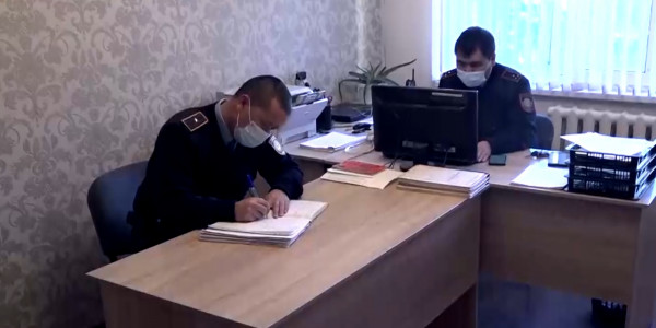 Полицейские принимают заявления от жителей в онлайн-формате