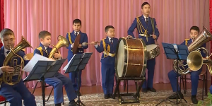 В Актобе учитель организовал детский оркестр духовых инструментов