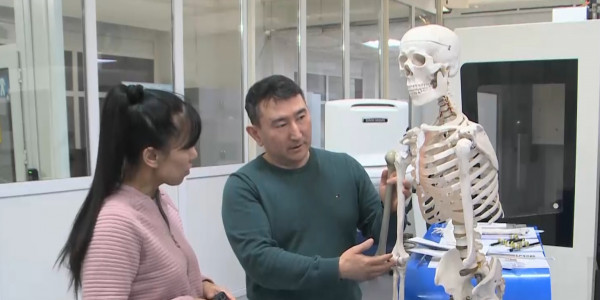 Ученые разрабатывают уникальные имплантаты для эндопротезирования тазобедренного сустава в ВКО