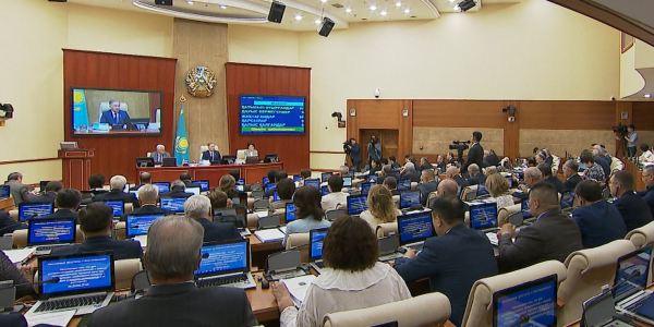Мәжіліс отырысында республикалық бюджеттің атқарылуы туралы есеп берілді
