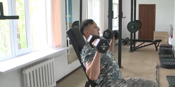 В Караганде проживает самый высокий полицейский Казахстана