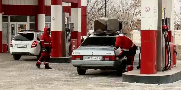 На 10 тенге выросла стоимость акцизов на бензин