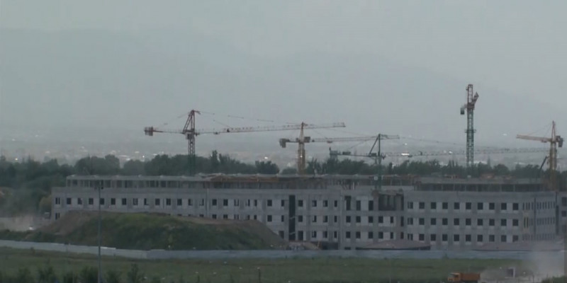 Владельцы квартир ЖК Alatau City в Алматы жалуются на стесненные условия