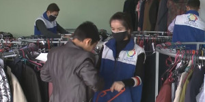 Волонтеры помогают многодетным семьям в Шымкенте