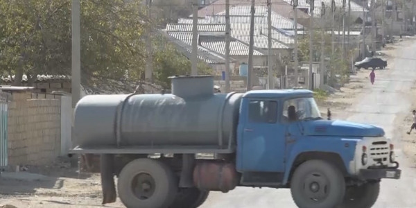 Қызылтөбеліктер ауызсуды сатып алып отыр